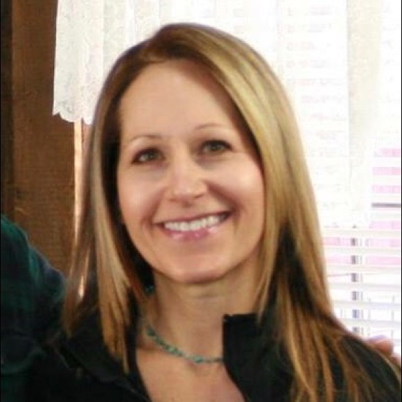 Meet your Posher, Lisa - Picture 2 of 6